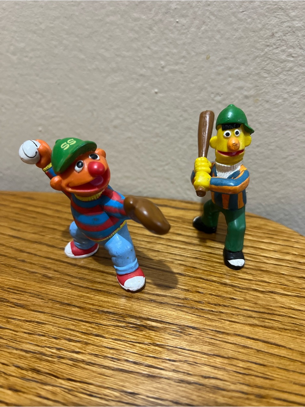 Sesame Street Bert && Ernie Baseball figurines